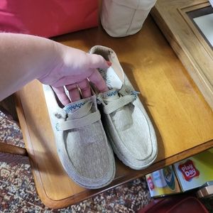 Women's size 10 Hey Dude shoes